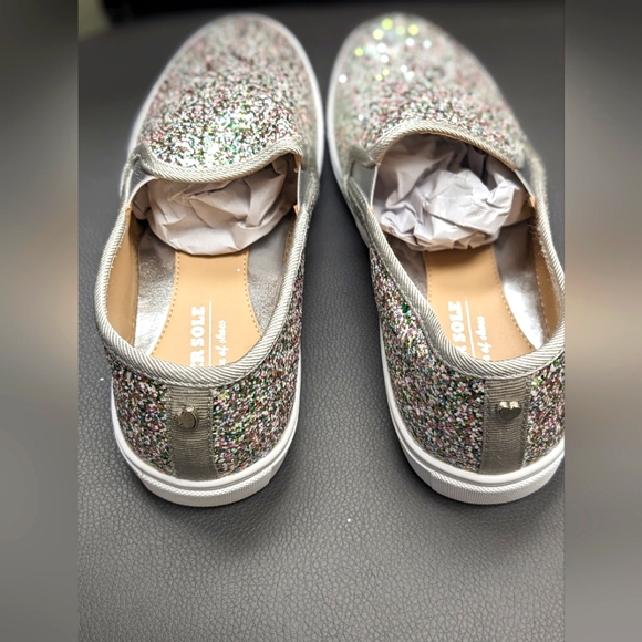 NWT Size 8 Glitter Slip on Sneaker - Picture 4 of 5